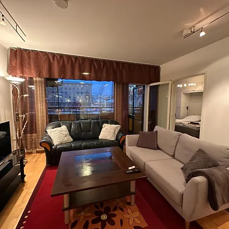 Moderni Huoneisto Saunalla! Keskustan Lahella, Merenrannassa, Loistava Varustelu! Apartment